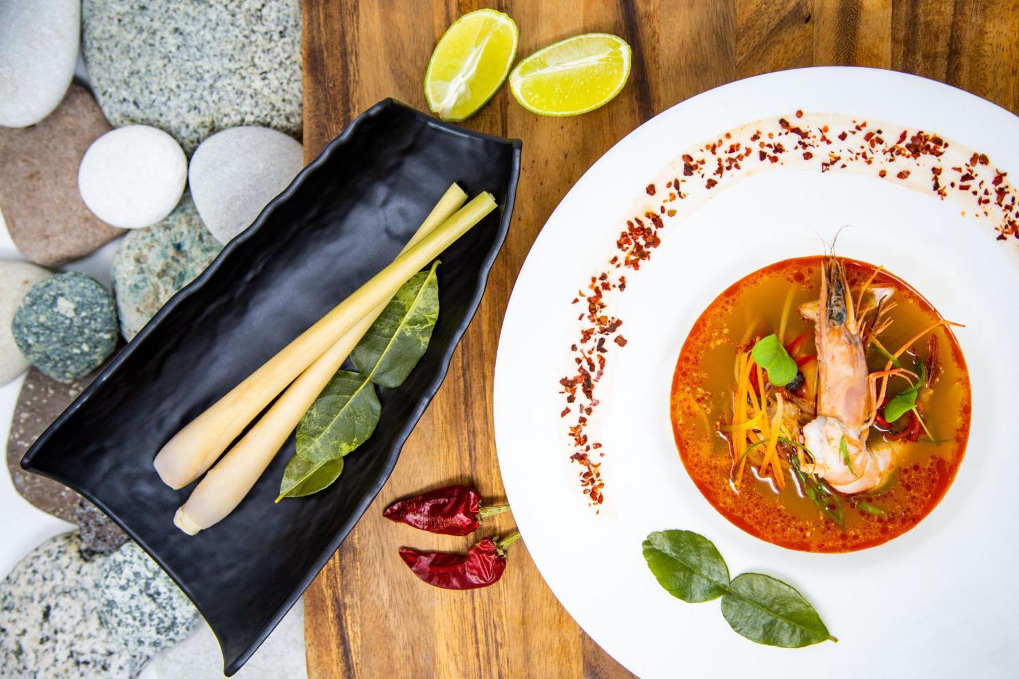 Sheraton Batumi Hotel Exterior foto Tom yum kung